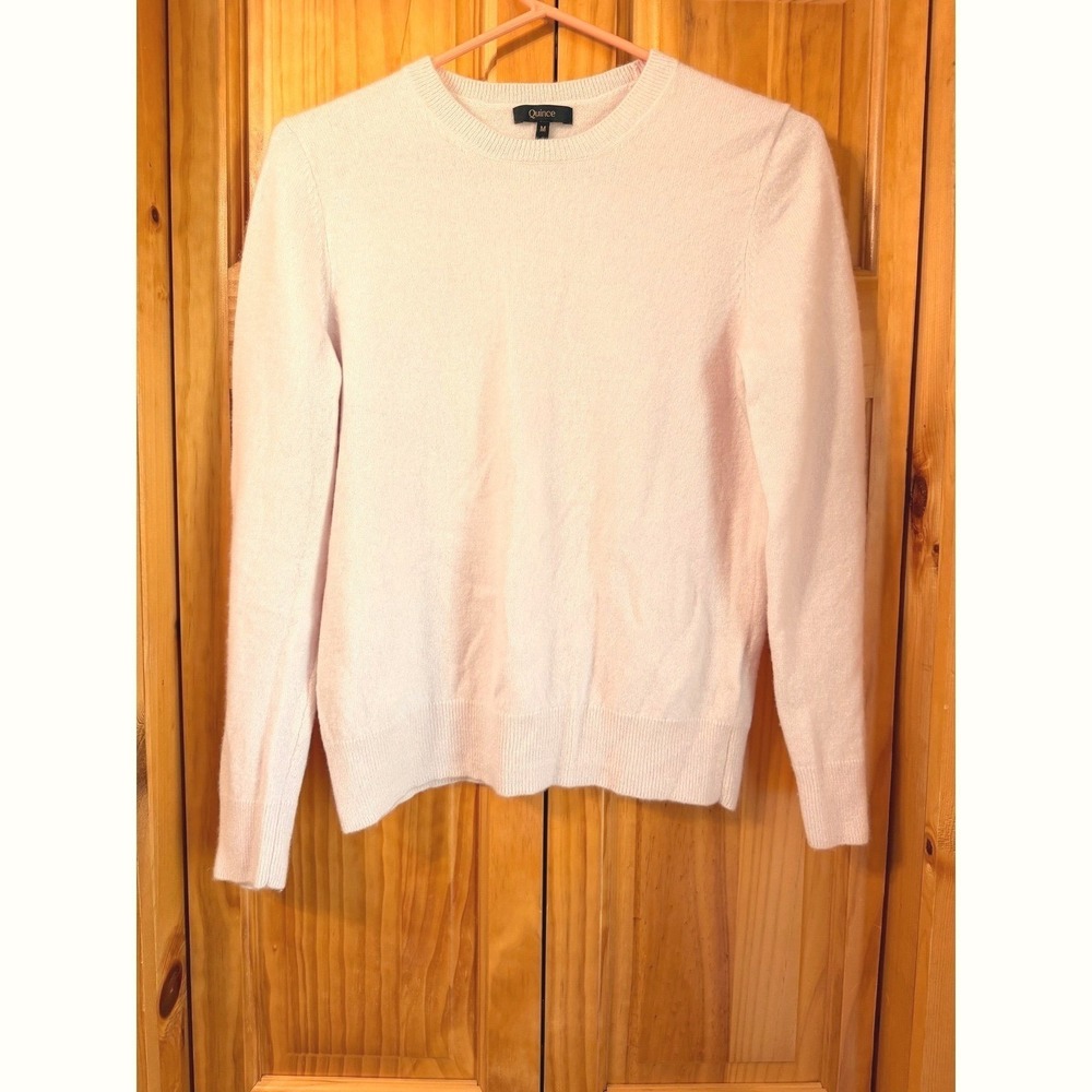 Quince 100% Mongolian Cashmere Crewneck Sweater‎ Women's Size M Light Pink Knit